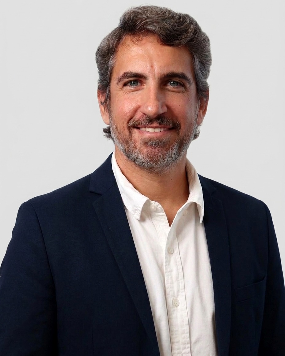 Professional portrait of Ing. Guillermo Borel